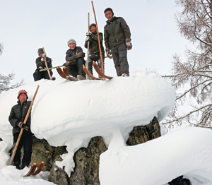 Altay skiiers